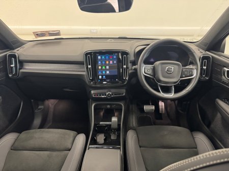 2022 Volvo XC40 - thumbnail 11