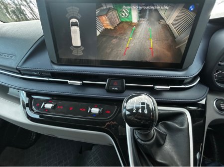 2026 Maxus Deliver 9 FWD LUX MODEL thumbnail