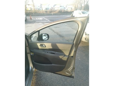 2014 Peugeot 5008 ACTIVE 1.6 HDI 115 4DR €5,500