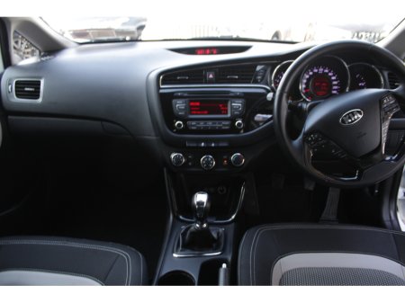 2016 Kia Ceed - thumbnail 16