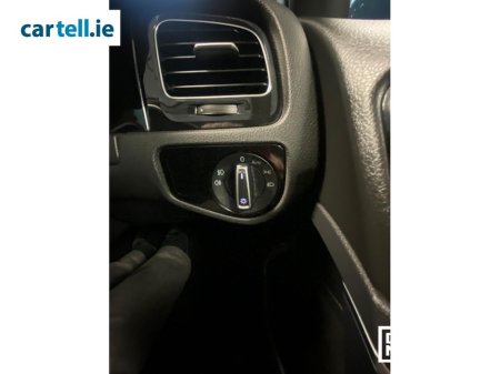 2016 Volkswagen Golf - thumbnail 17