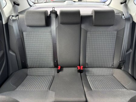 2015 Volkswagen Polo - thumbnail 12