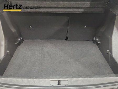 2023 Peugeot 2008 - thumbnail 17