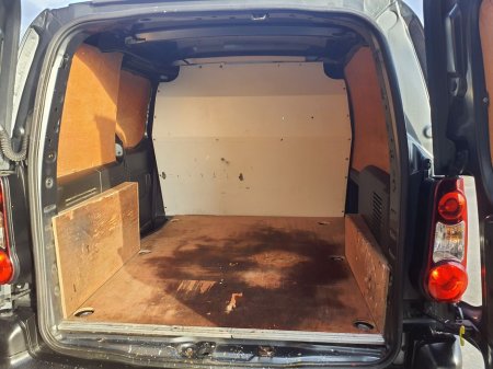 2017 Citroen Berlingo 625 LX HDI Blue 5DR *Only 66k Miles* €8,450 thumbnail