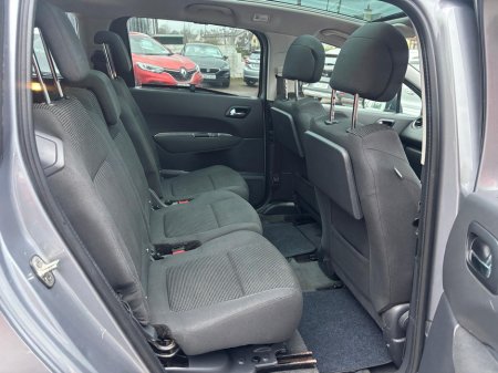 2016 Peugeot 5008 - thumbnail 6