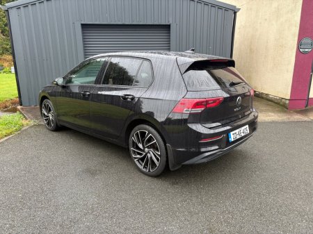 2022 Volkswagen Golf 2.0 TDI 115HP Life €23,995 thumbnail