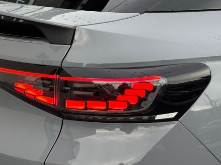 2025 Volkswagen ID.5 GTX thumbnail