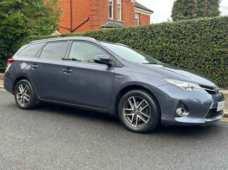 2015 Toyota Auris 1.8 VVTI HYBRID *SALE AGREED* €11,950