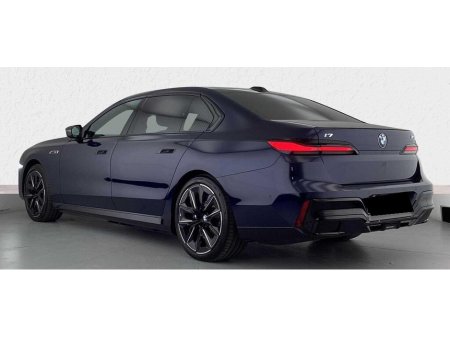 2024 BMW i7 - view 4