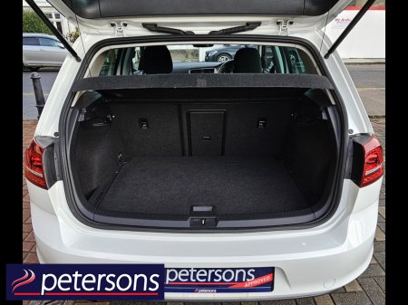 2017 Volkswagen Golf VOLKSWAGEN GOLF 1.2 PETROL AUTOMATIC - LOW MILEAGE €17,950 thumbnail