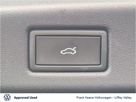 2025 Volkswagen ID.7 TOURER PRO PLUS €47,995 thumbnail