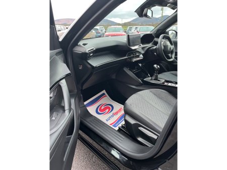 2025 Peugeot 2008 - thumbnail 8