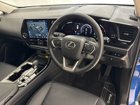 2025 Lexus NX 450 h+ - thumbnail 6