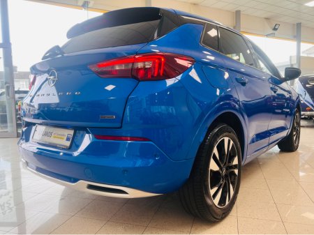 2024 Opel Grandland Huge Spec HYBRID As New Elegance Plus Heated Seats Heated Steering Wheel Fully Colour Coaded www.bolands.ie Est.1955 €32,950 thumbnail