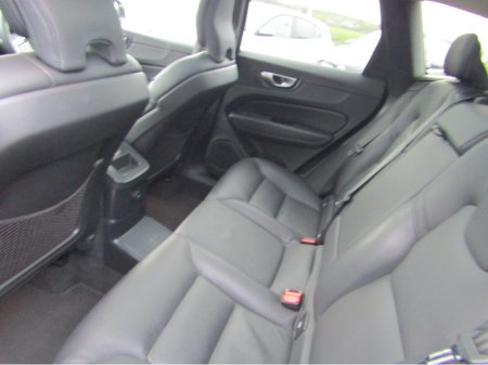 2023 Volvo XC60 T6 PHEV PLUS DARK AWD 5DR AUTO thumbnail