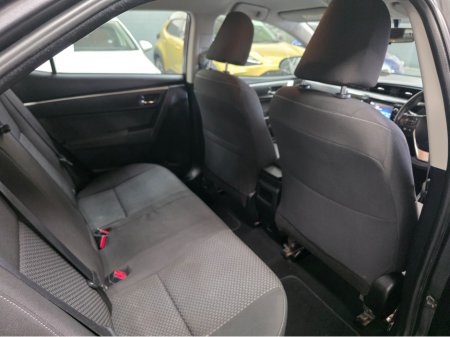 2015 Toyota Corolla - thumbnail 13