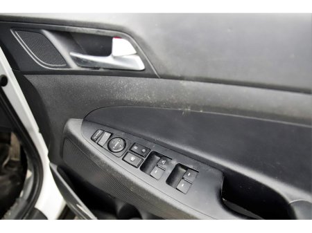 2016 Hyundai Tucson - thumbnail 24