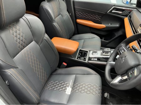 2024 Mitsubishi Outlander - thumbnail 12