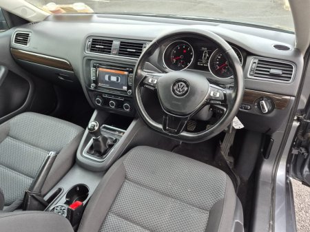 2015 Volkswagen Jetta - thumbnail 22