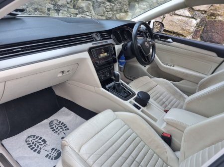 2015 Volkswagen Passat 1.6 TDI DSG 120HP Highline €7,899 thumbnail