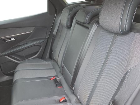 2022 Peugeot 3008 - thumbnail 9