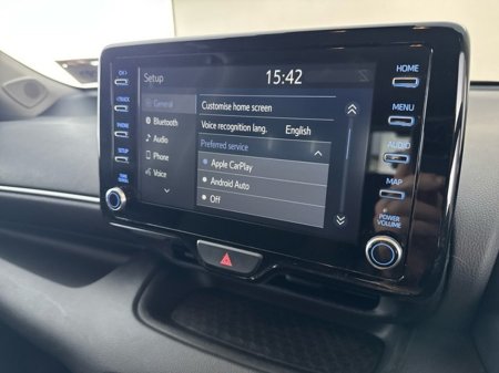 2023 Toyota Yaris HYBRID LUNA SPORT €24,950 thumbnail