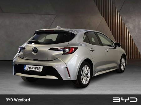 2024 Toyota Corolla Corolla Icon Hev Cvt Icon 140 VVT-h Auto Start/Stop €27,975 thumbnail