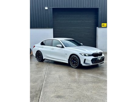 2022 BMW 3 Series - view 3