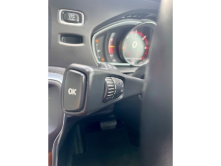 2018 Volvo V40 - thumbnail 34