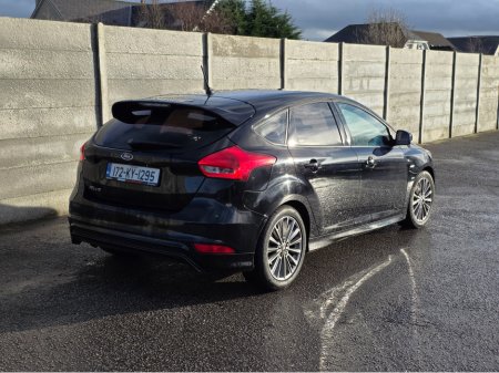 2017 Ford Focus Ford Focus 1.5 TDCi 120PS ST-Line Powershift €10,950 thumbnail