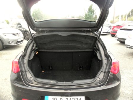 2010 Alfa Romeo Giulietta - thumbnail 12