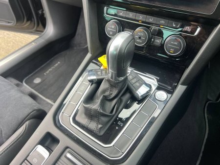 2018 Volkswagen Passat - thumbnail 11