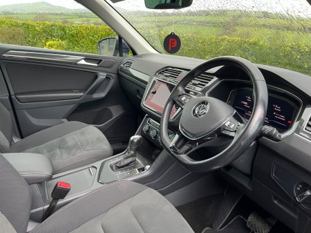 2019 Volkswagen Tiguan 2.0 TDI 150HP Highline DSG €27,950 thumbnail