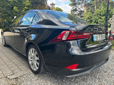 2016 Lexus IS 300 h 300 H 2.5 EXECUTIVE EDITION 4DR**//**FINANCE ARRANGED**//**CREAM LEATHER**//**€190 ROAD TAX**//**WARRANTY**//**METALLIC BLACK**//**ALLOYS**//**FRONT FOGS**//**TRADE IN ACCEPTED! €18,750