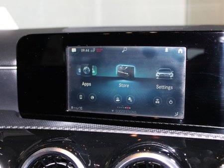 2019 Mercedes-Benz A Class A 180 d D Style 5DR Auto €23,499 thumbnail