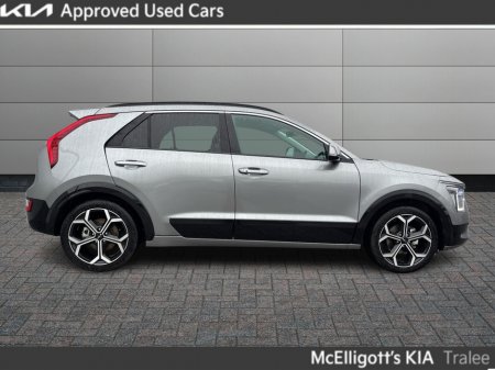 2025 Kia Niro HEV SEM €36,895 thumbnail