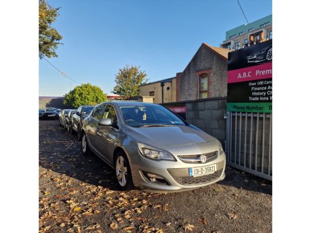 2013 Opel Astra  €4,450