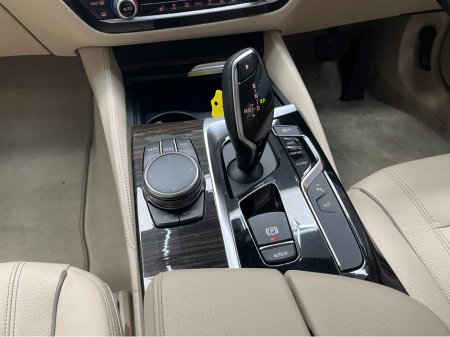 2017 BMW 5 Series - thumbnail 23