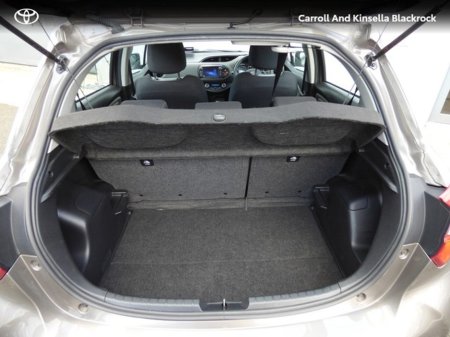 2018 Toyota Yaris Hybrid Luna €17,950 thumbnail