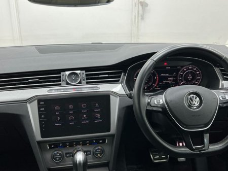 2018 Volkswagen Passat - thumbnail 12