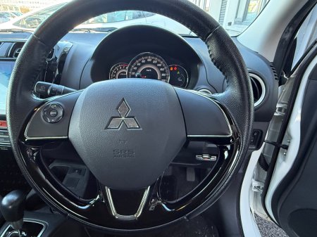 2016 Mitsubishi Mirage - thumbnail 10