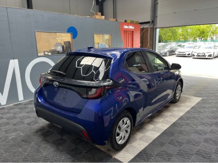 2021 Toyota Yaris - photo 2