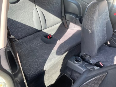 2004 MINI Hatch - thumbnail 12