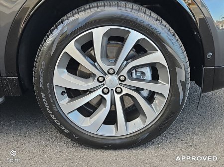 2025 Land Rover Discovery Sport 1.5 PHEV SE R Dynamic €63,950 thumbnail