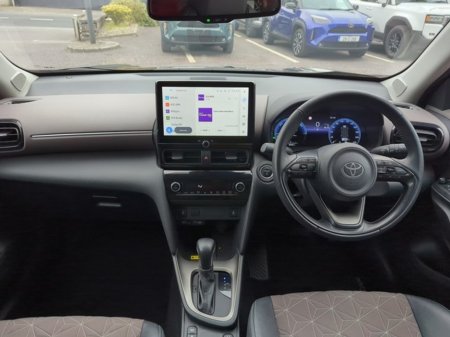 2025 Toyota Yaris Cross - thumbnail 8