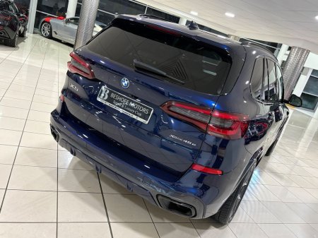 2022 BMW X5 45e M-SPORT HYBRID=TECH/COMFORT/SKY LOUNGE PACKAGES=LOW MILES//FULL BMW SERVICE HISTORY=222 REG=ORIGINAL IRISH SUPPLIED//TAILORED FINANCE PACKAGES AVA €66,995 thumbnail