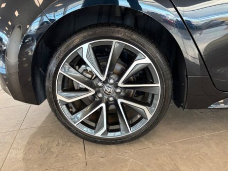 2022 Toyota Corolla 1.8 Hybrid Luna Sport Hatchback €23,850 thumbnail