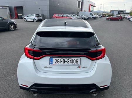 2026 Toyota Yaris - thumbnail 18