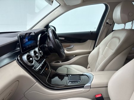 2022 Mercedes-Benz GLC Class - thumbnail 6