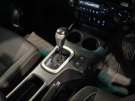 2024 Toyota Hilux - thumbnail 15